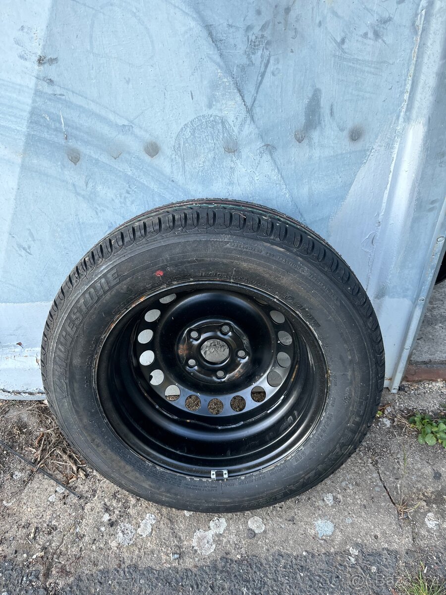 Rezervní kolo - pěkné zachovalé - 2