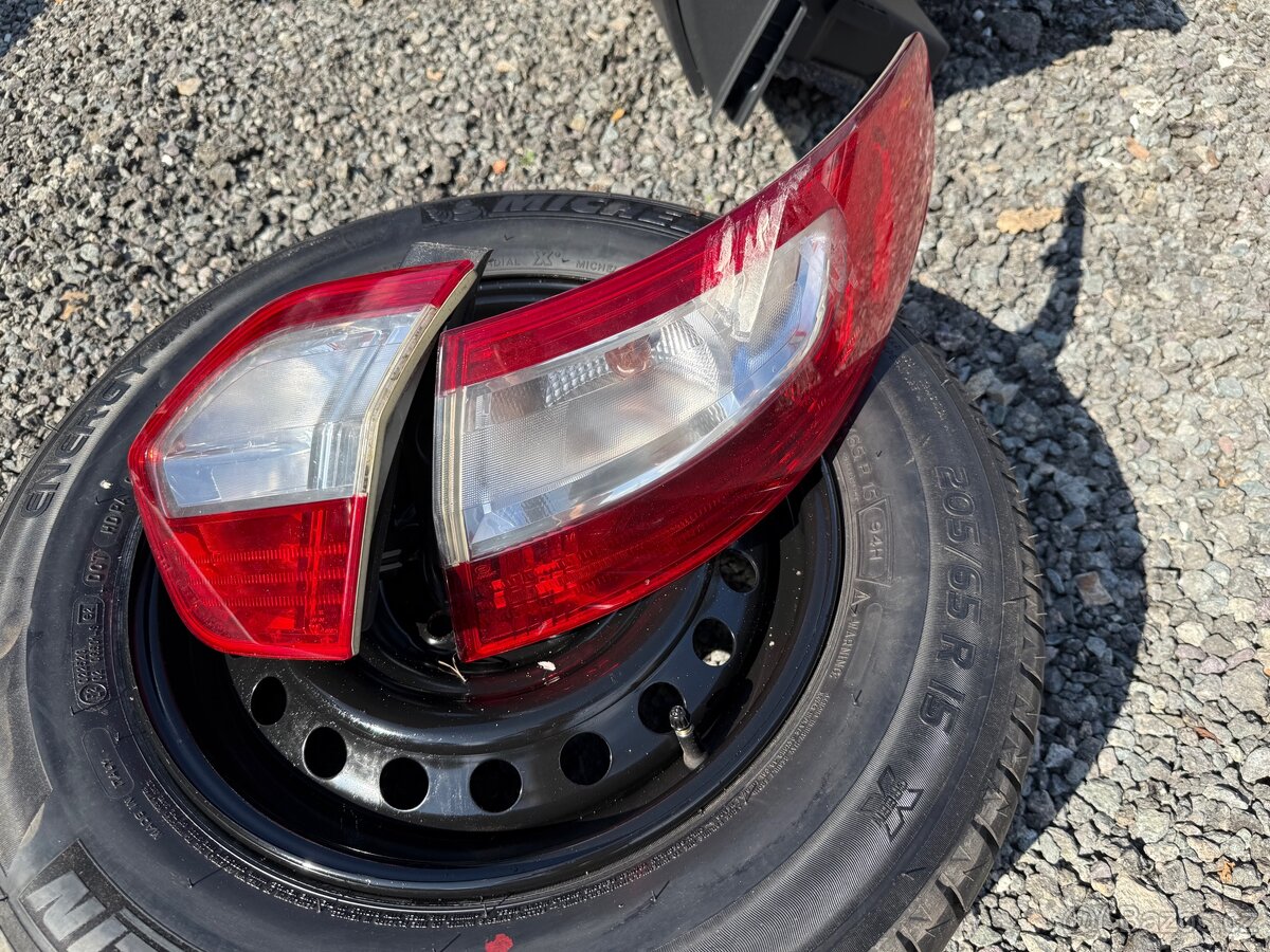 Zadní světla renault fluence - 2