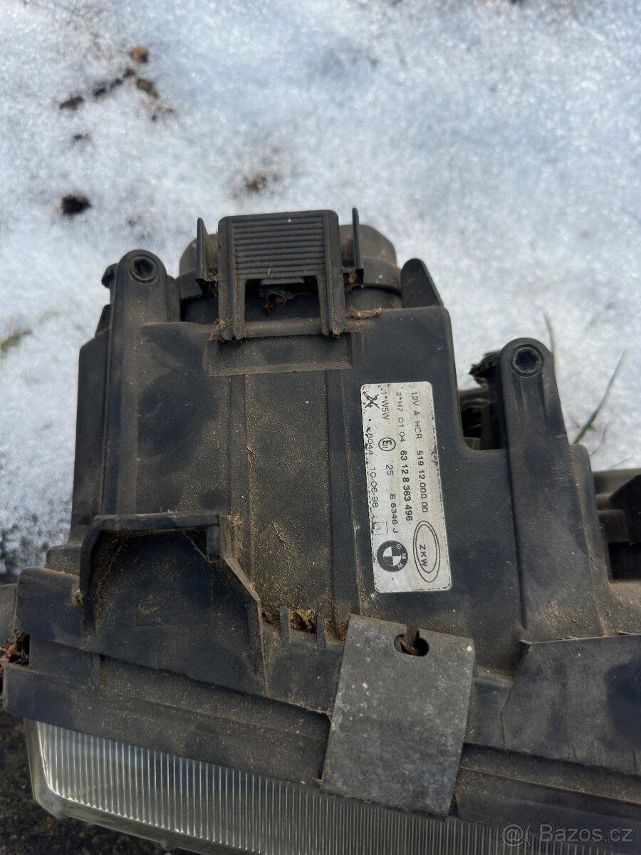 BMW e36 - přední pravé světlo - 2