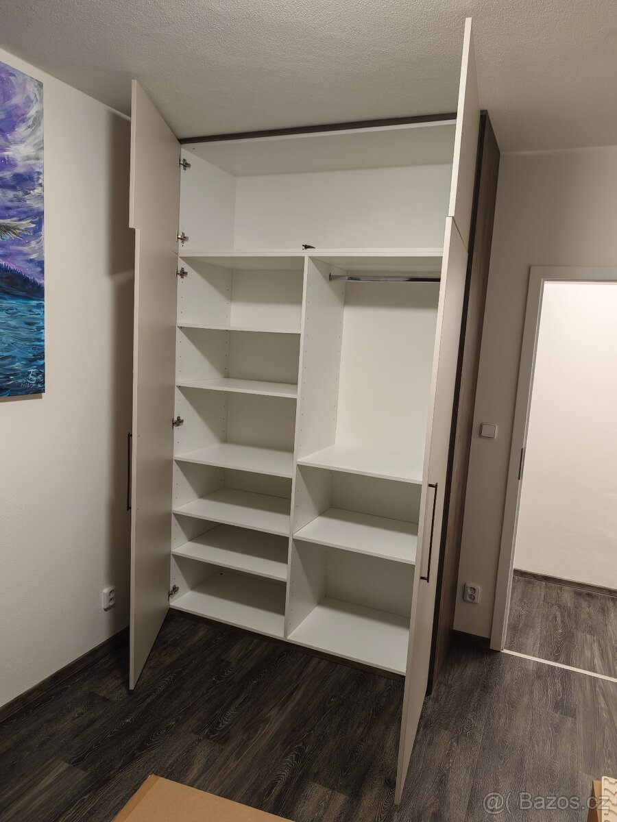 Vestavná skříň - 2