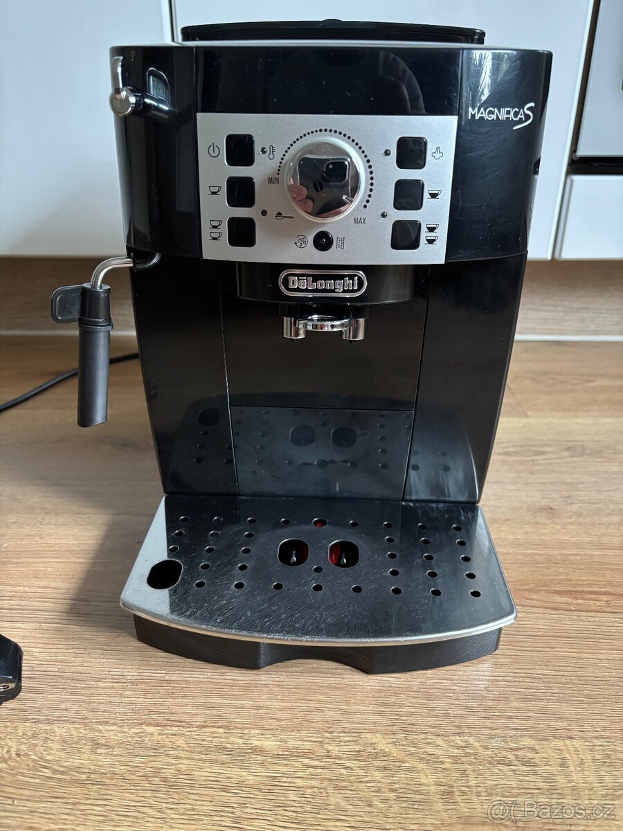 DeLonghi Magnifica S (automatický kávovar) - 2