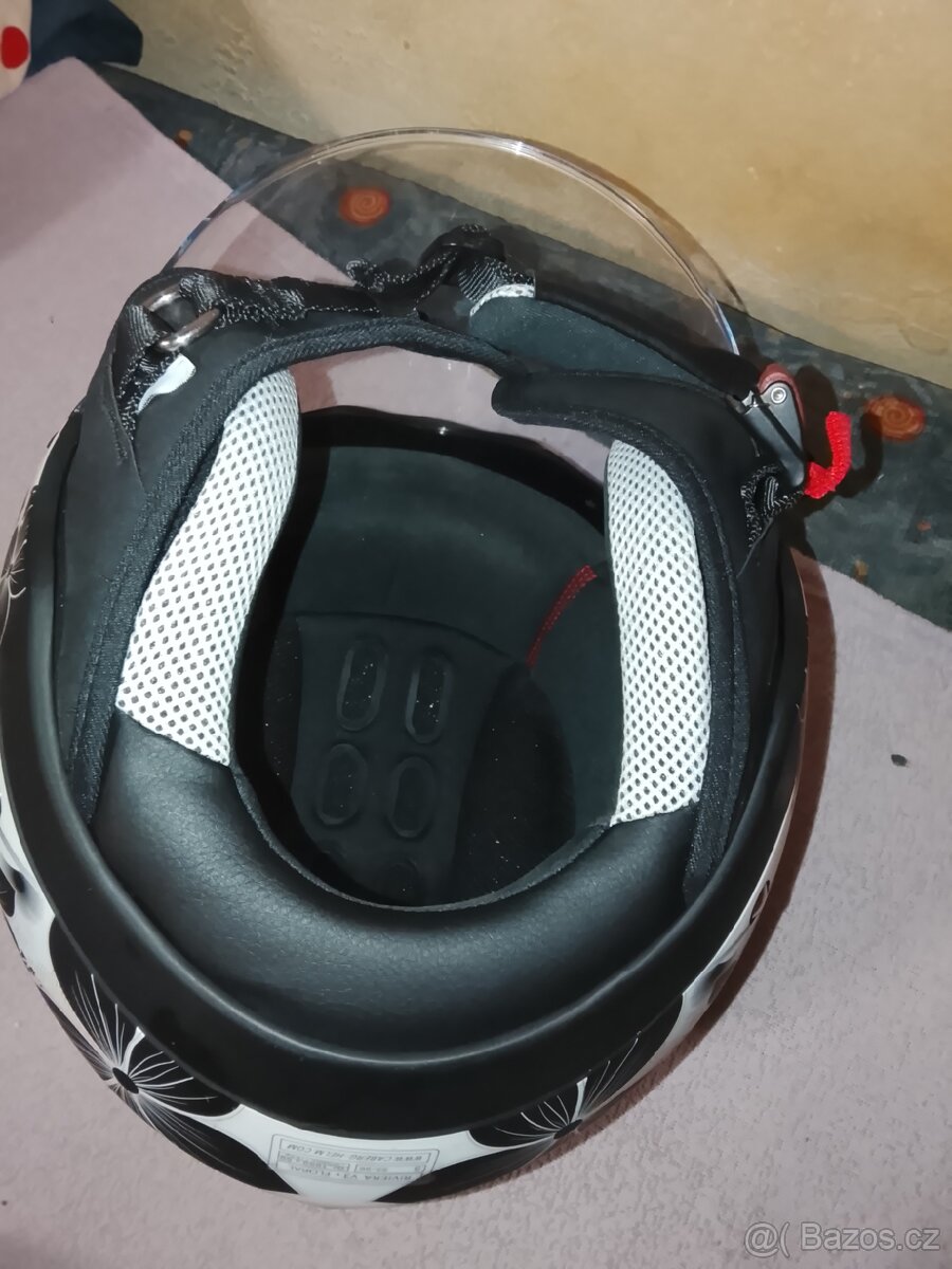Motorkářská helma - 2