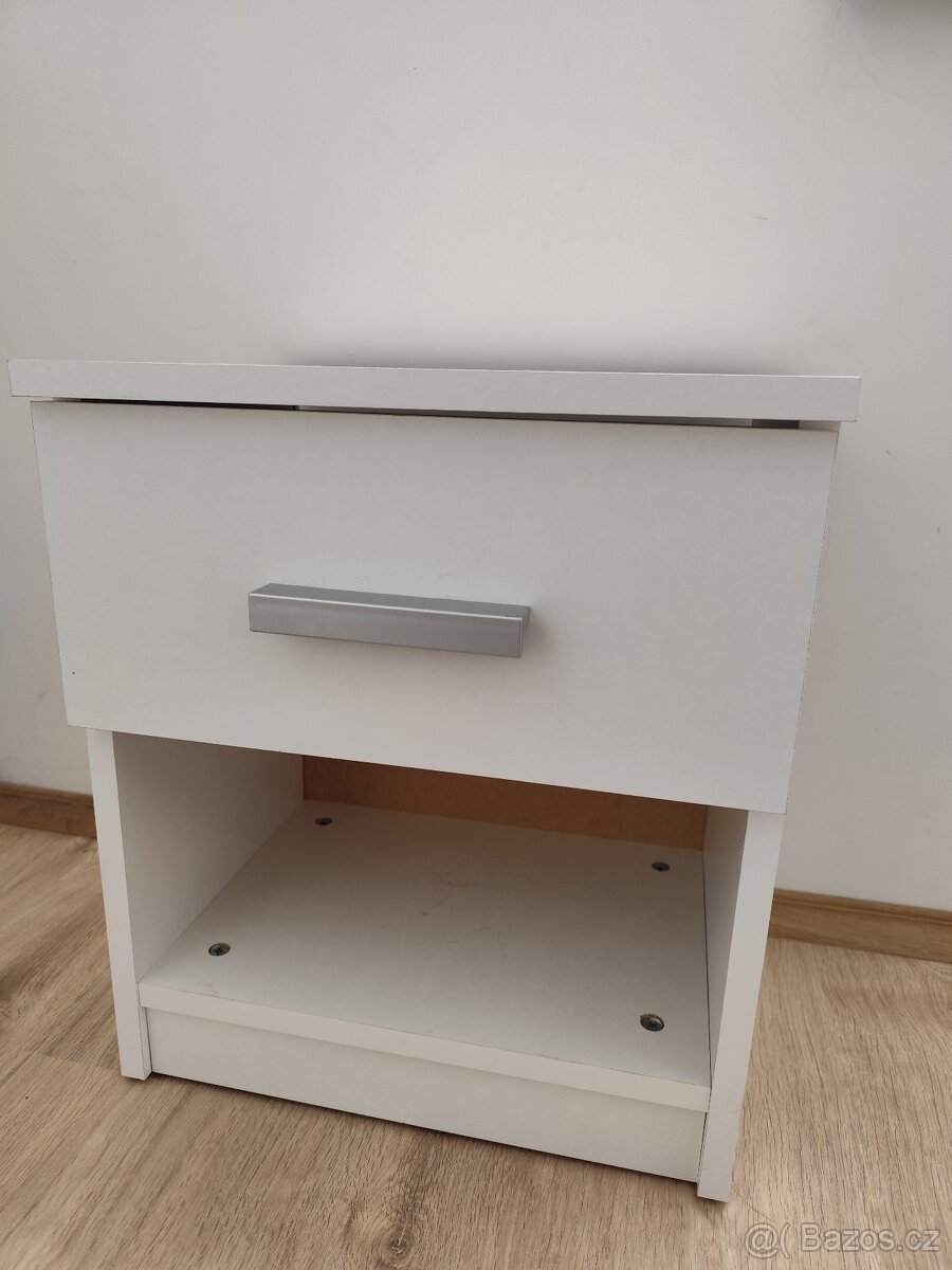Noční stolek - 2