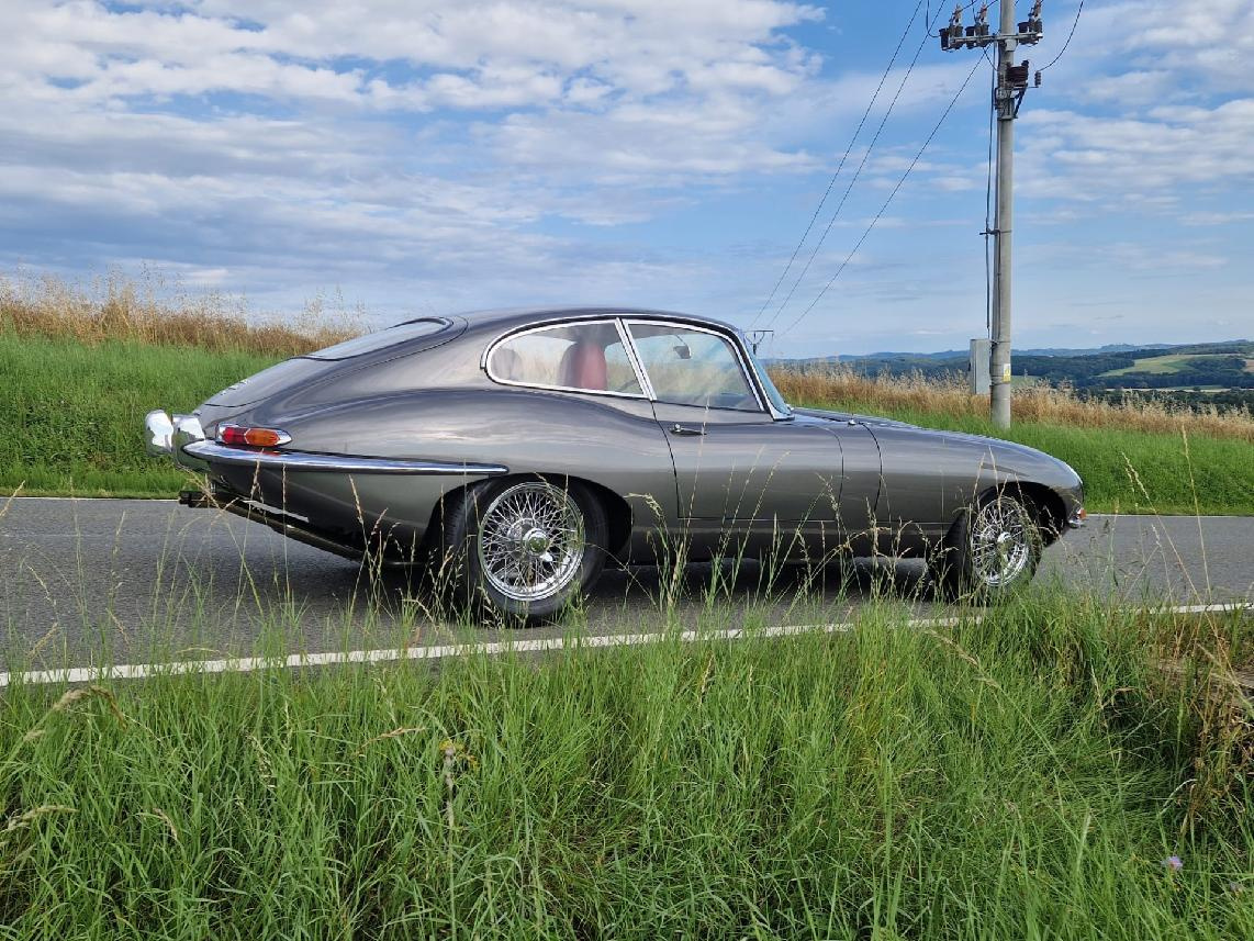 Jaguar E-Type 4.2 Series 1½ (1967) - 2