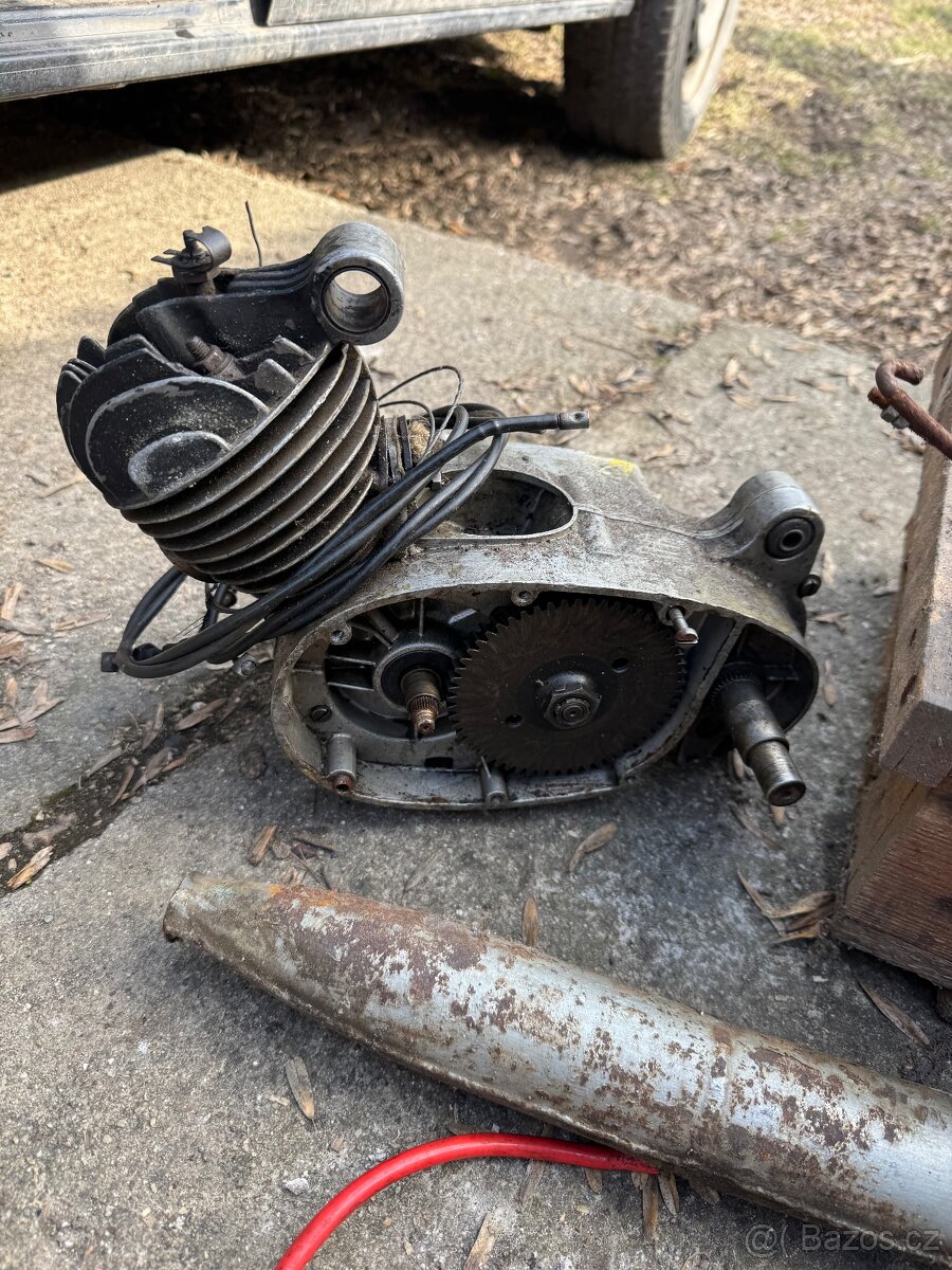 Stadion S22 prodám dily - 2