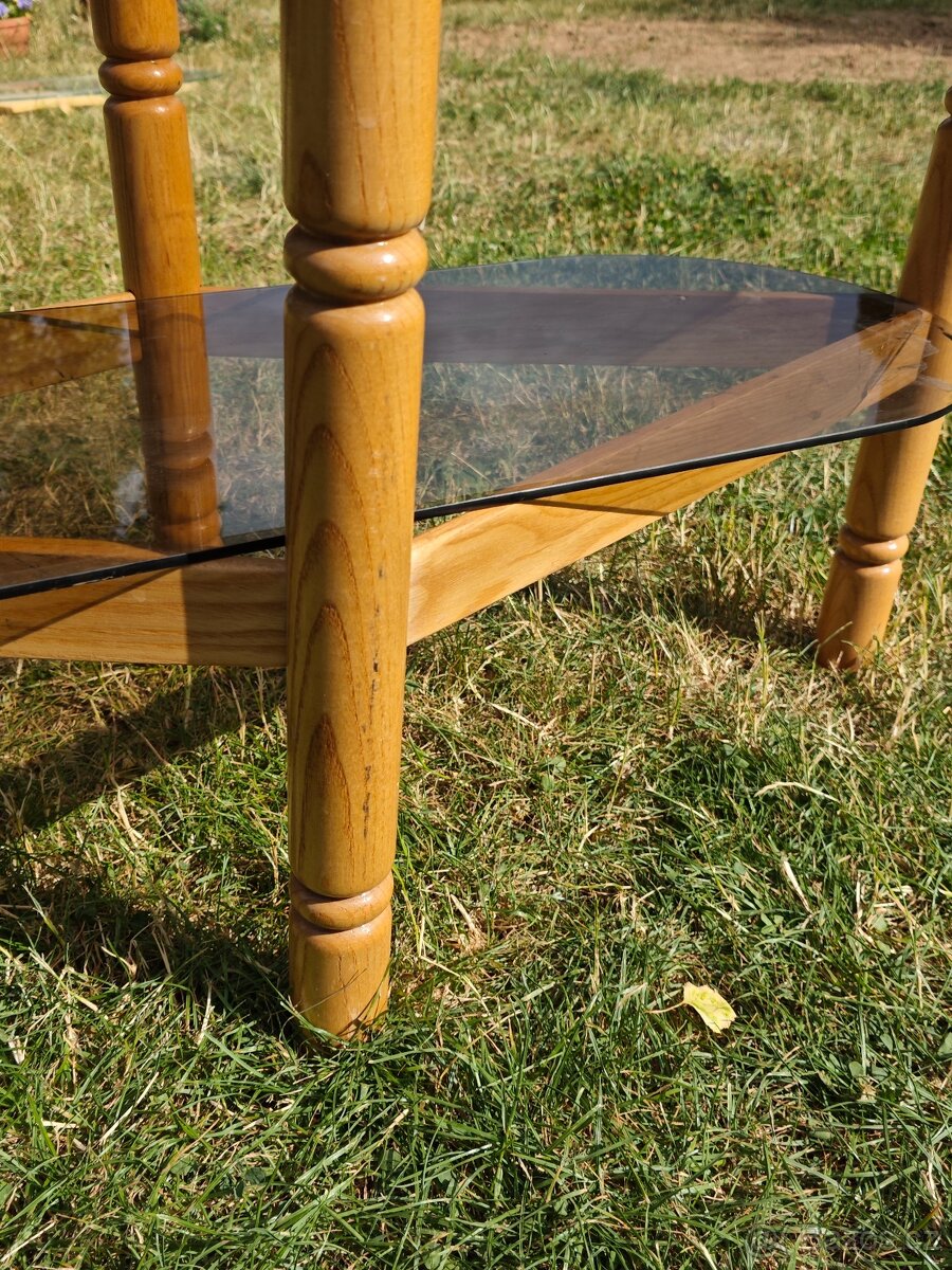 Konferenční skleněný stolek - 2