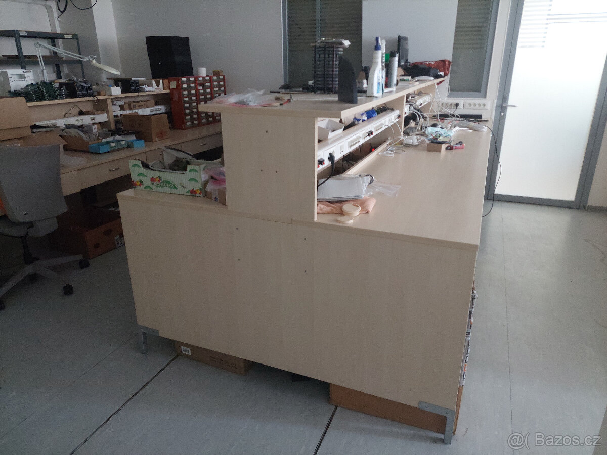 Prodáme pracovní stoly - 2