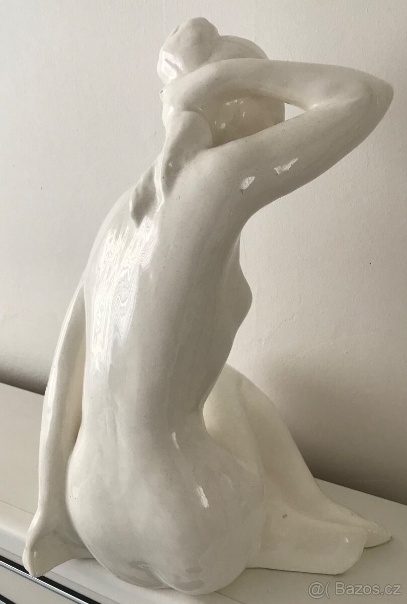 Soška ženy retro - 2