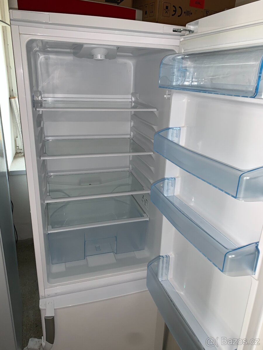 Lednice BEKO CSA29025 - 2