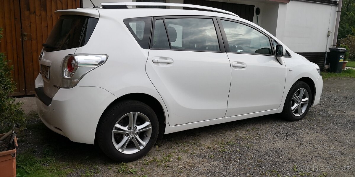 Toyota verso 2011, 2.0 d 4d, 93kw, nafta - 2