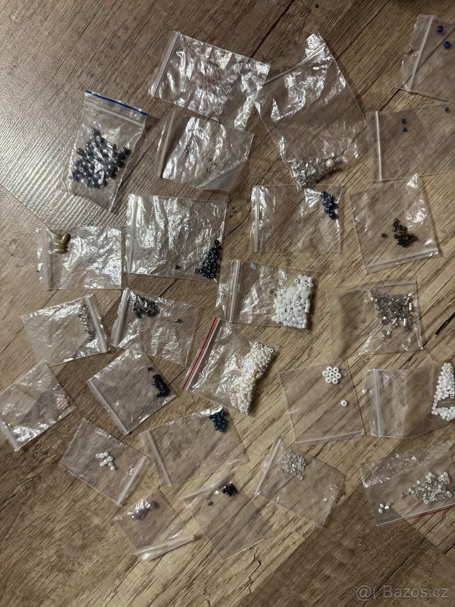 Korálky, náhrdelník, náramky - 2