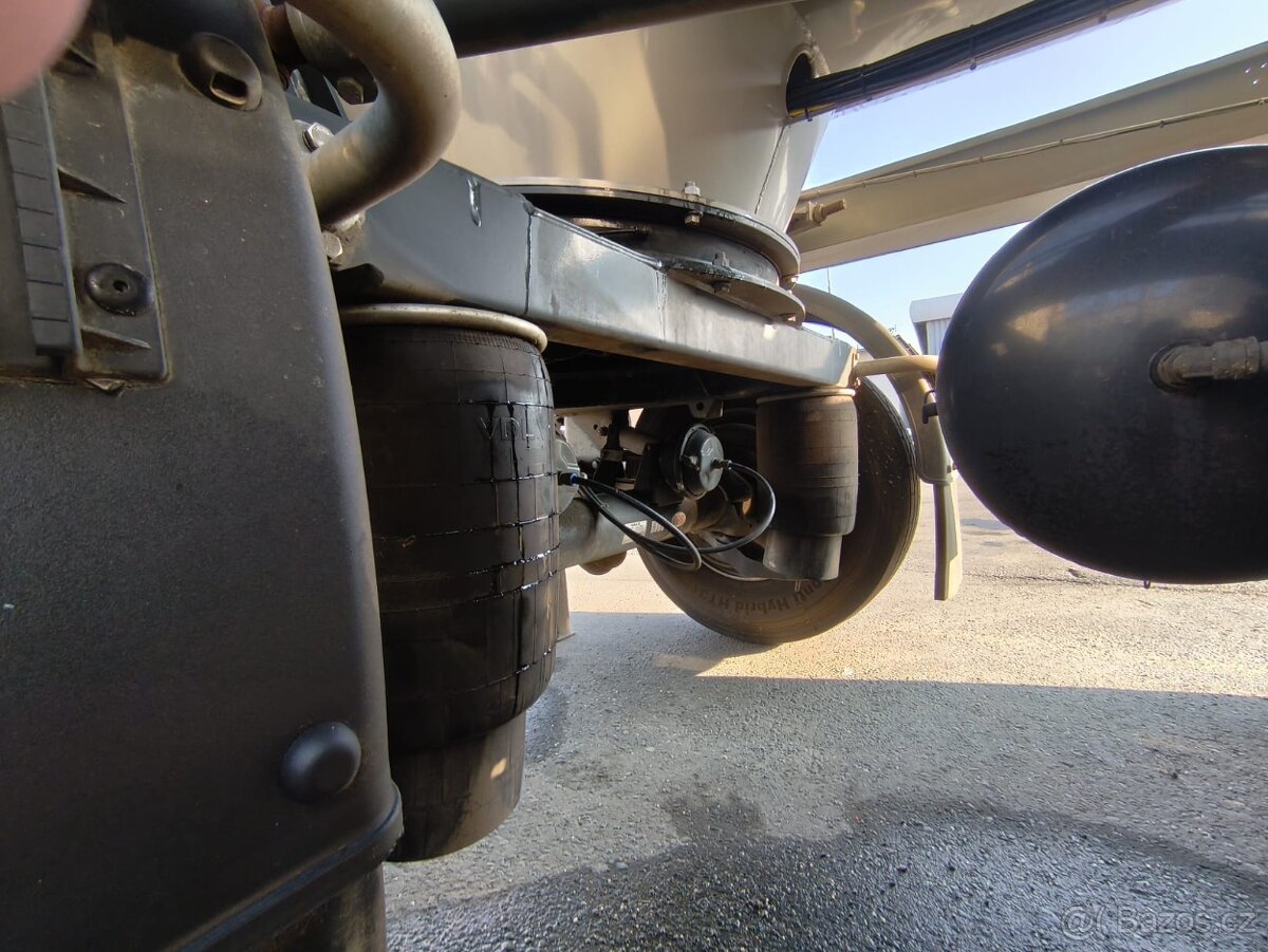 Cisterna návěs na kejdu digestát D-tec - 2