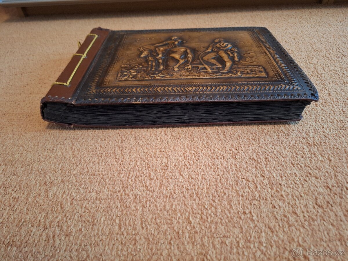 Staré kožené fotoalbum - 2