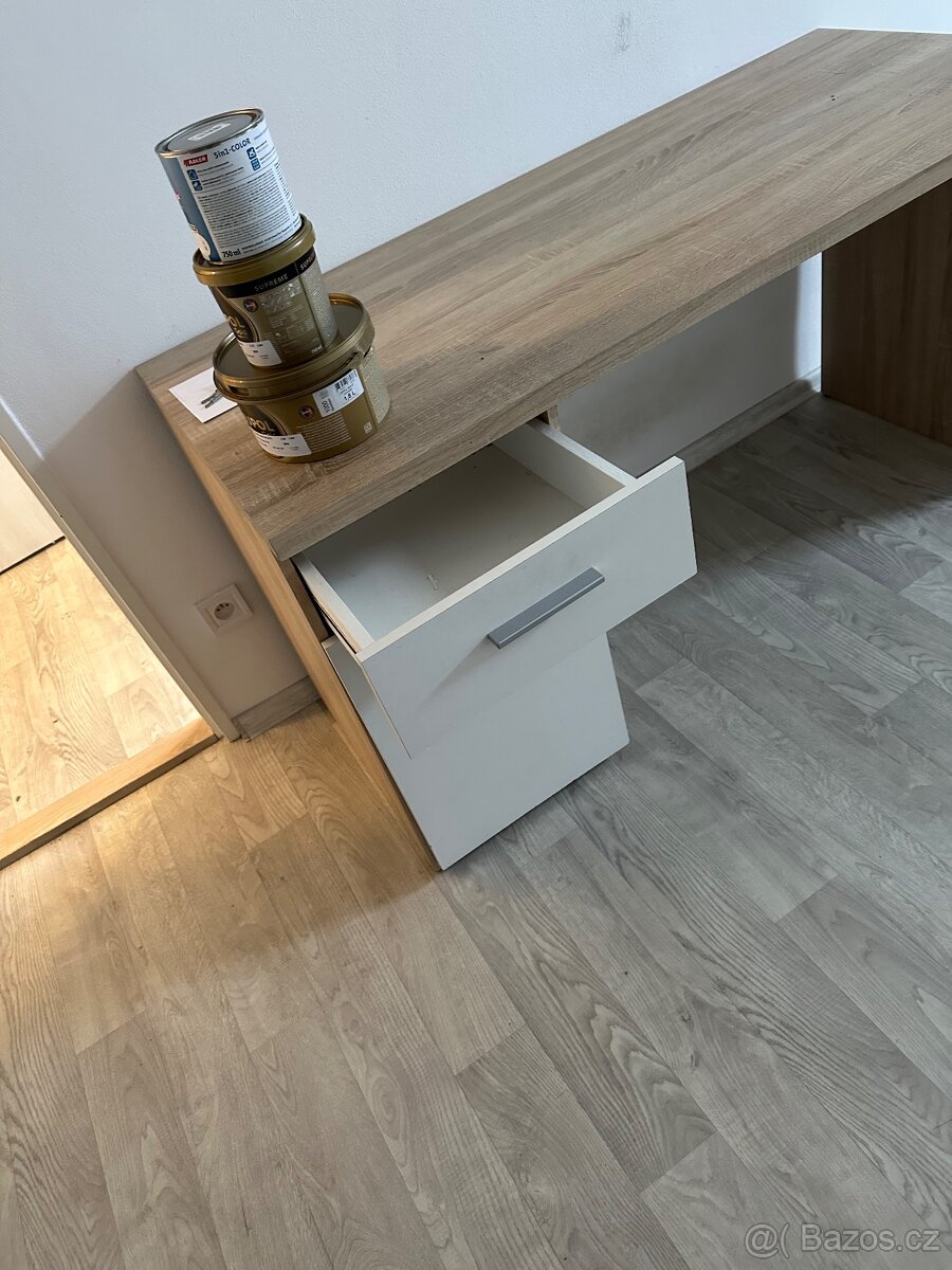 Kancelářský stůl světlý - 2
