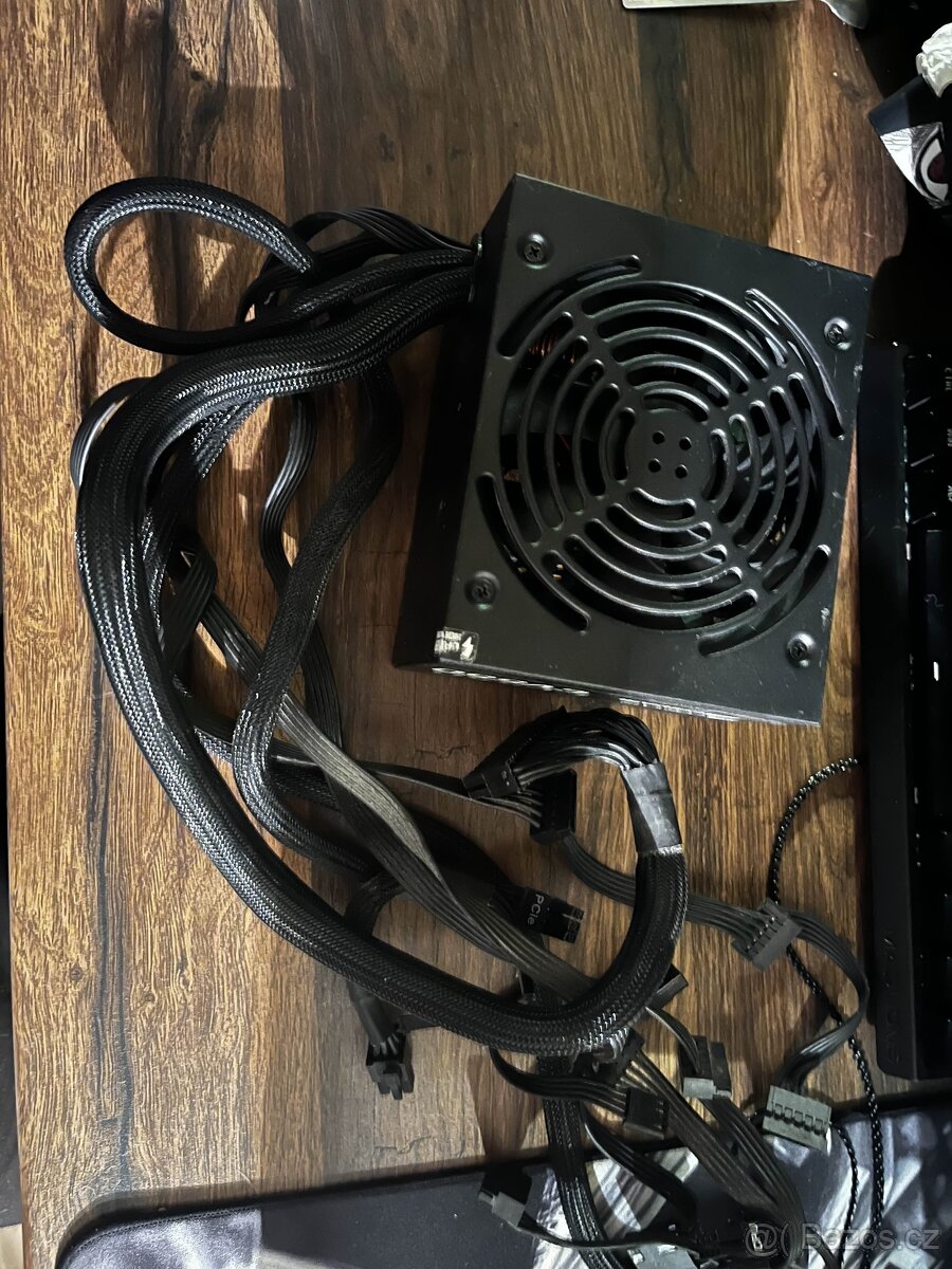 Počítačový zdroj Corsair CV550 - 2