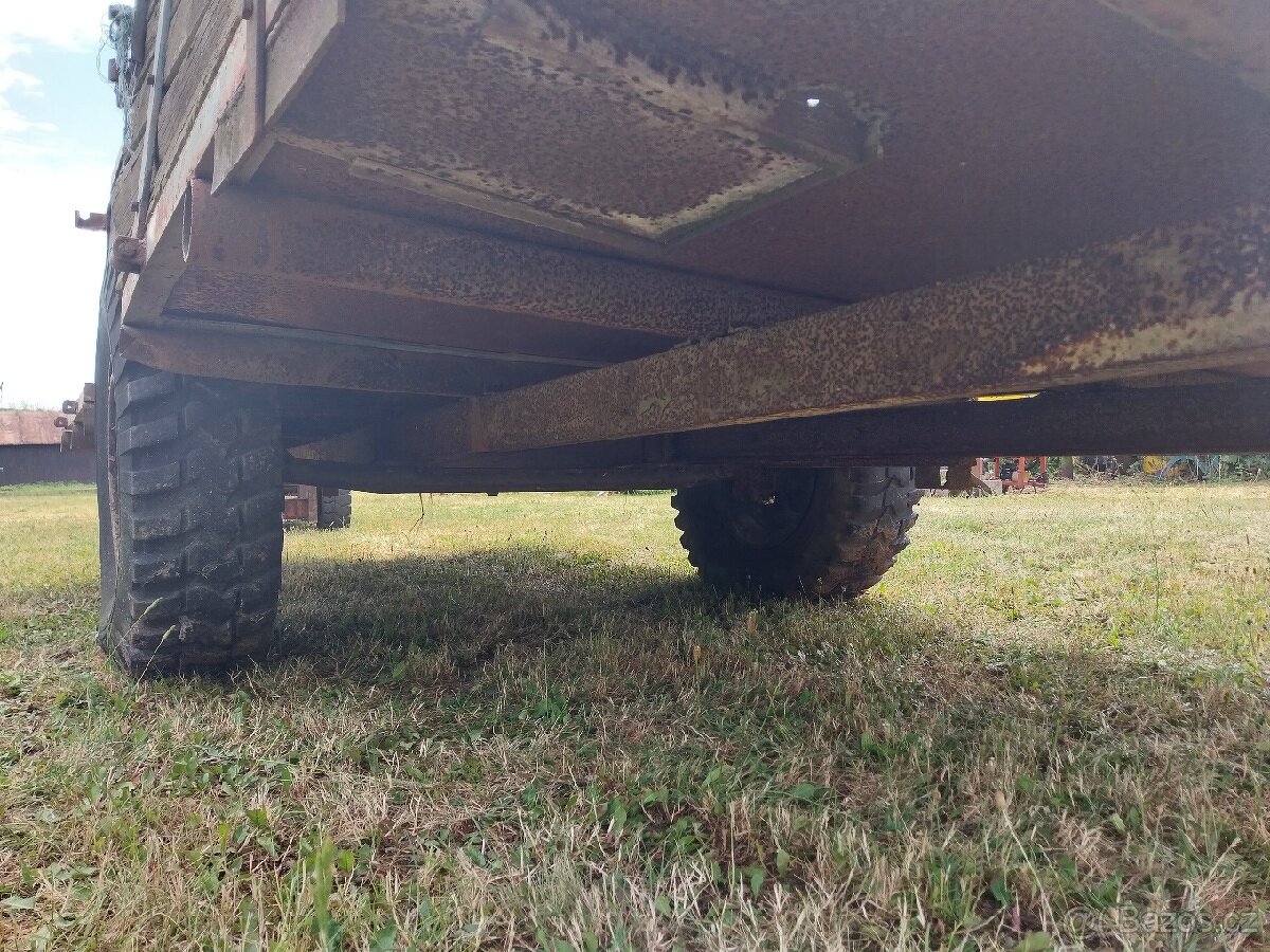 Prodám vlek za traktor "plaťák" - 2