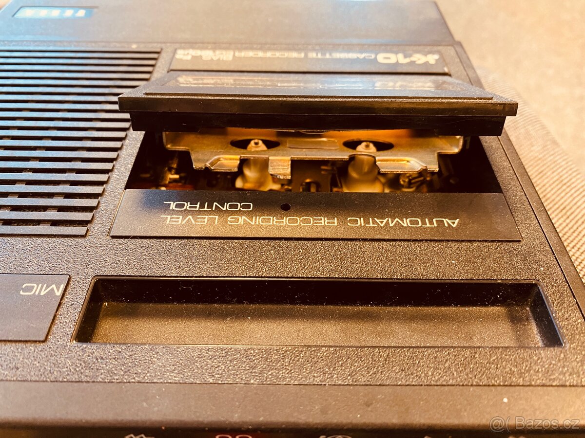 Kazetový magnetofon Tesla K10 - 2