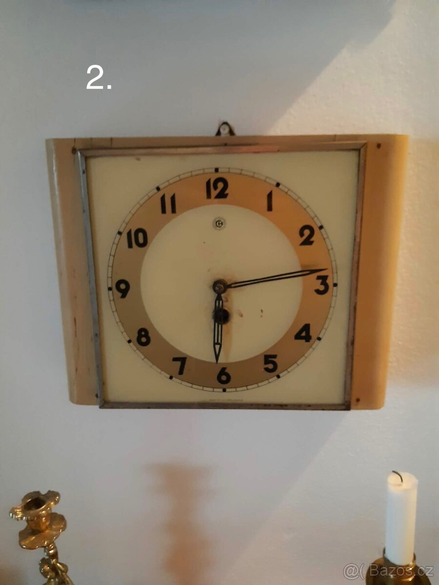 Různé starožitné hodiny - 2