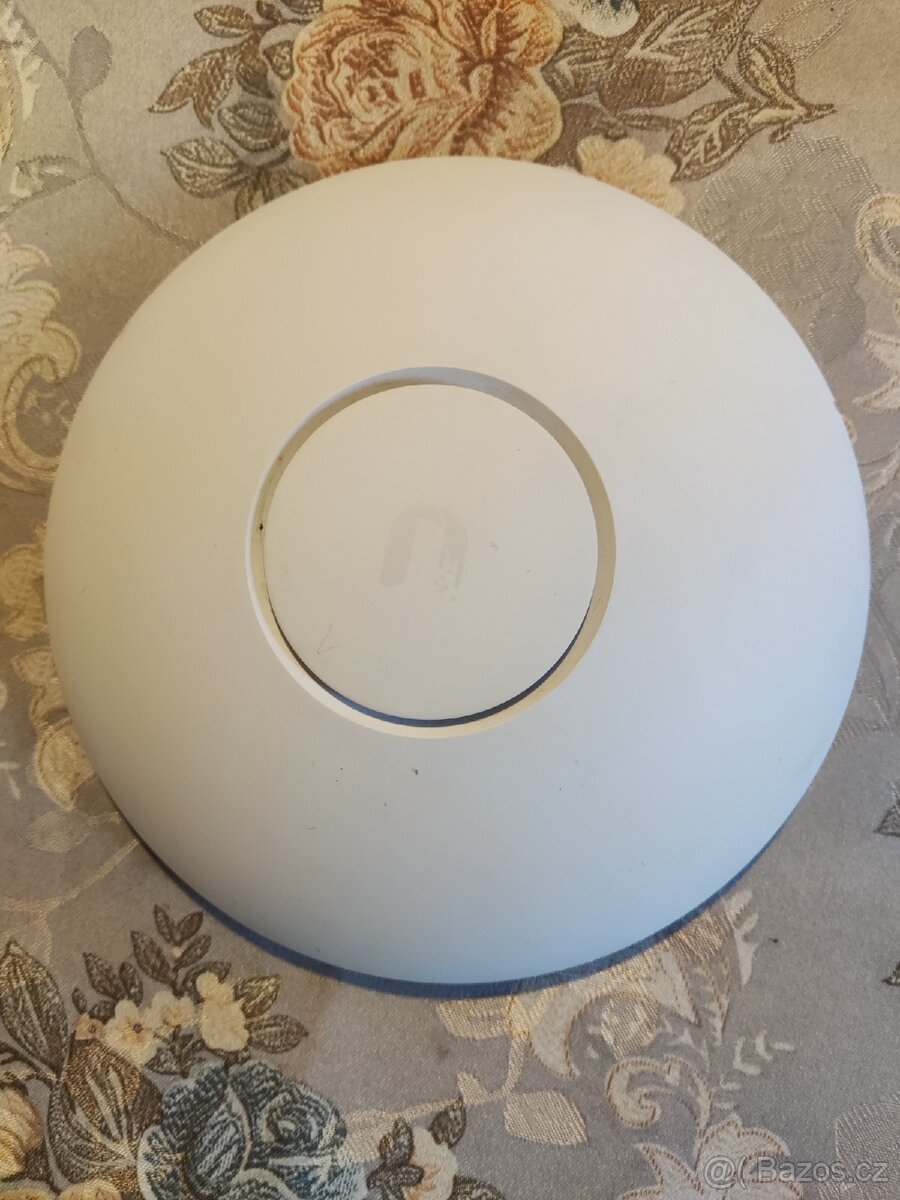 WiFi router unifi ap - 2