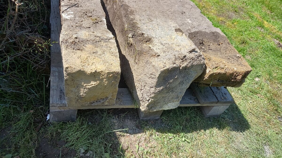 Žulové sloupky - 2