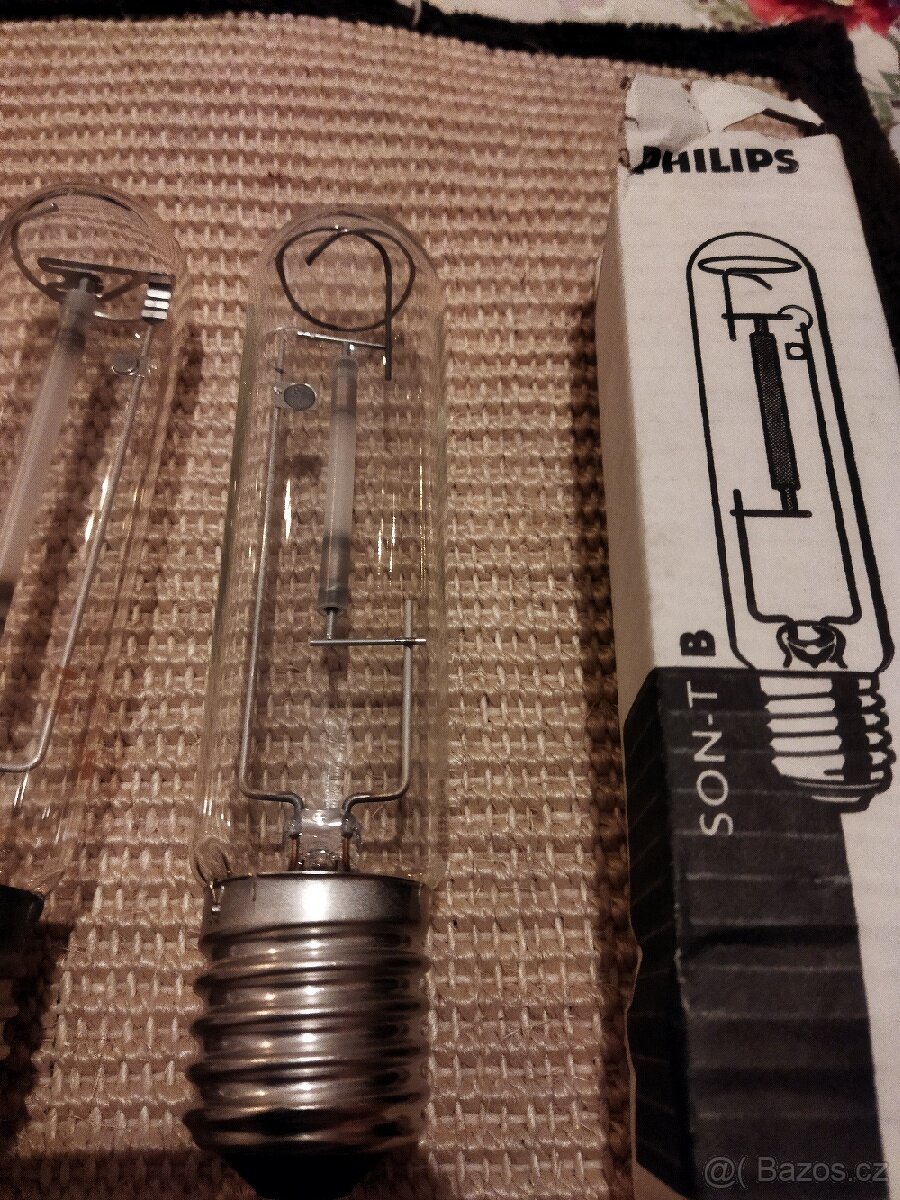 Sodíková výbojka Philips a Osram - 2