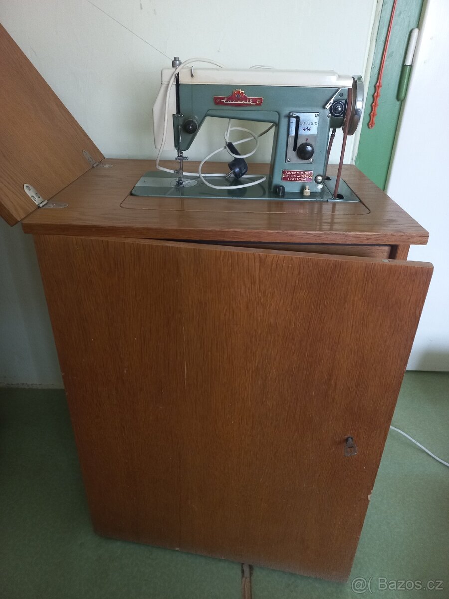 Funkční šicí stroj Luzcnik - 2