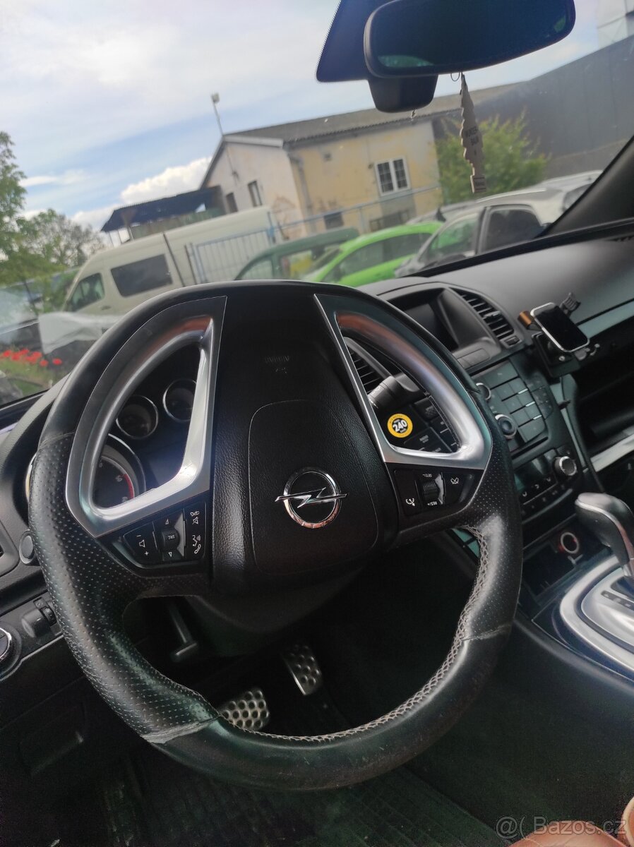 Interiér Individual Opel Insignia 4x4 - 2