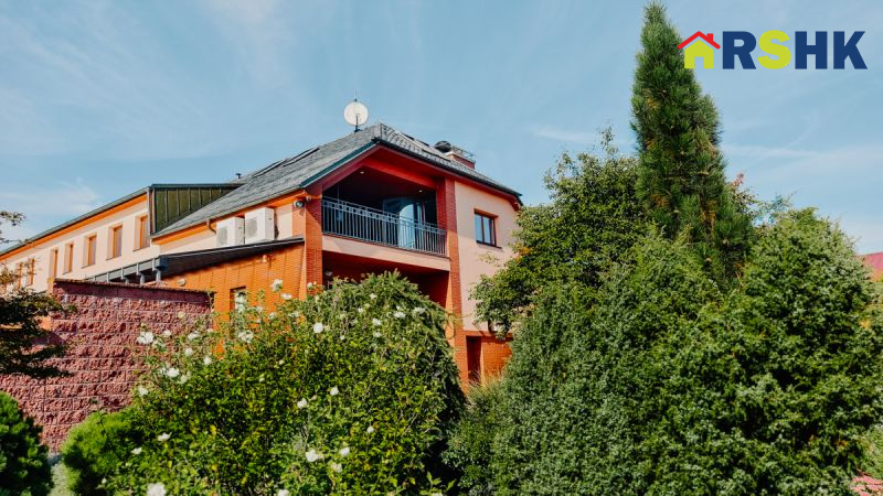 Výjimečný obytně-komerční objekt - 2