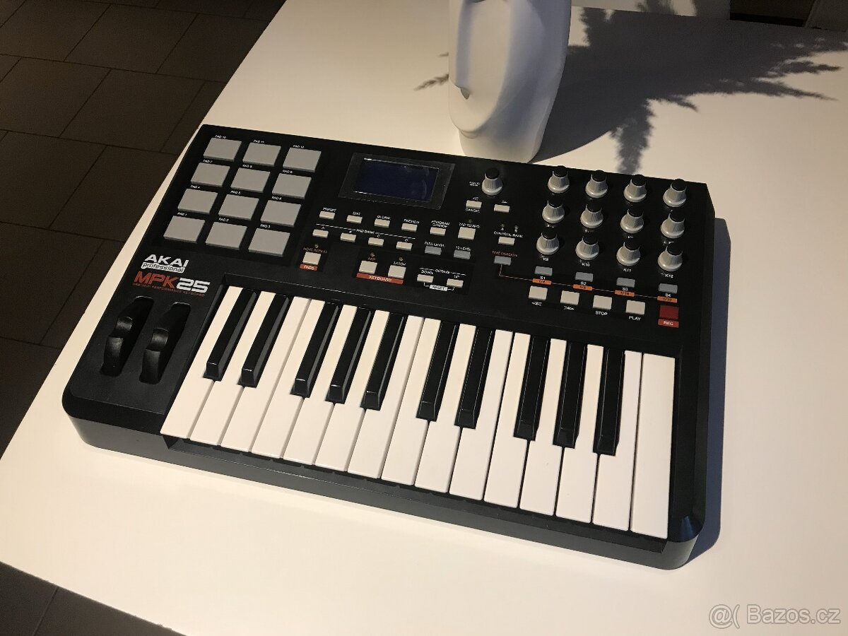 MIDI klávesy Akai MPK25 - 2