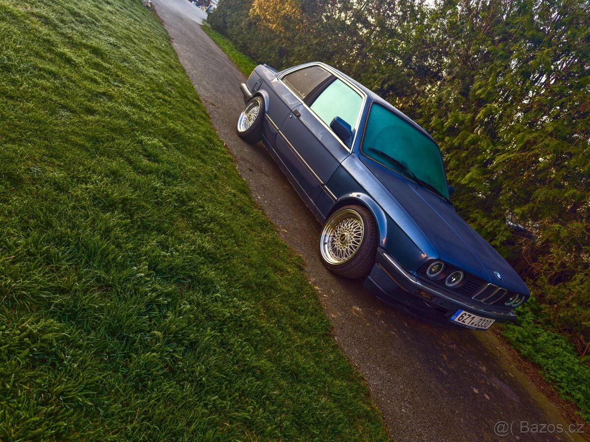BMW e30 323i Coupe - 2