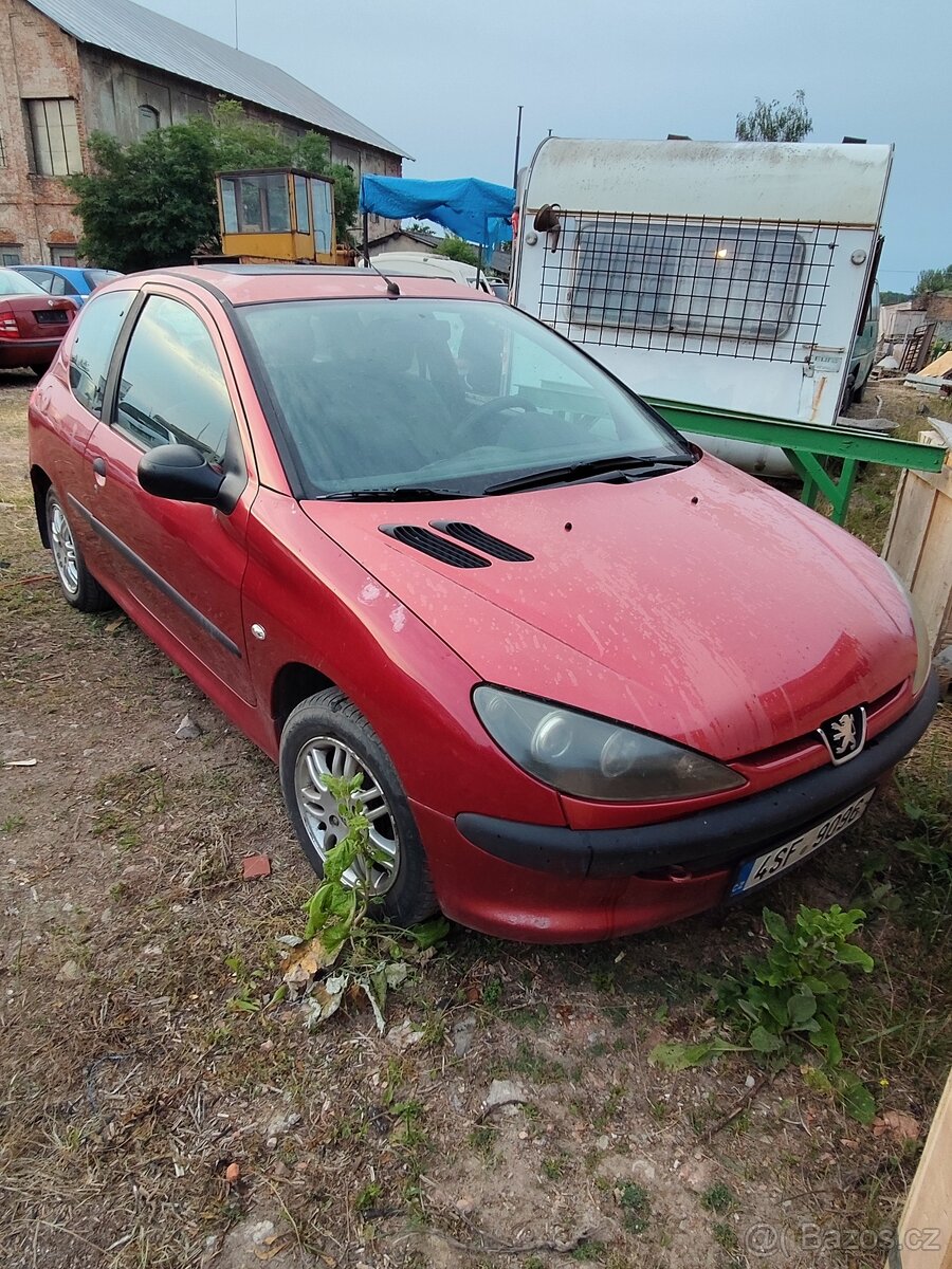 Peugeot 206 benzín 1.1 STK 9/2026 - 2