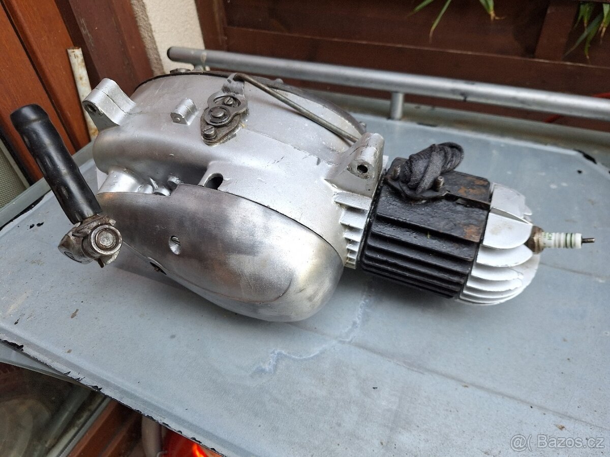 Jawa 550 motor - 2