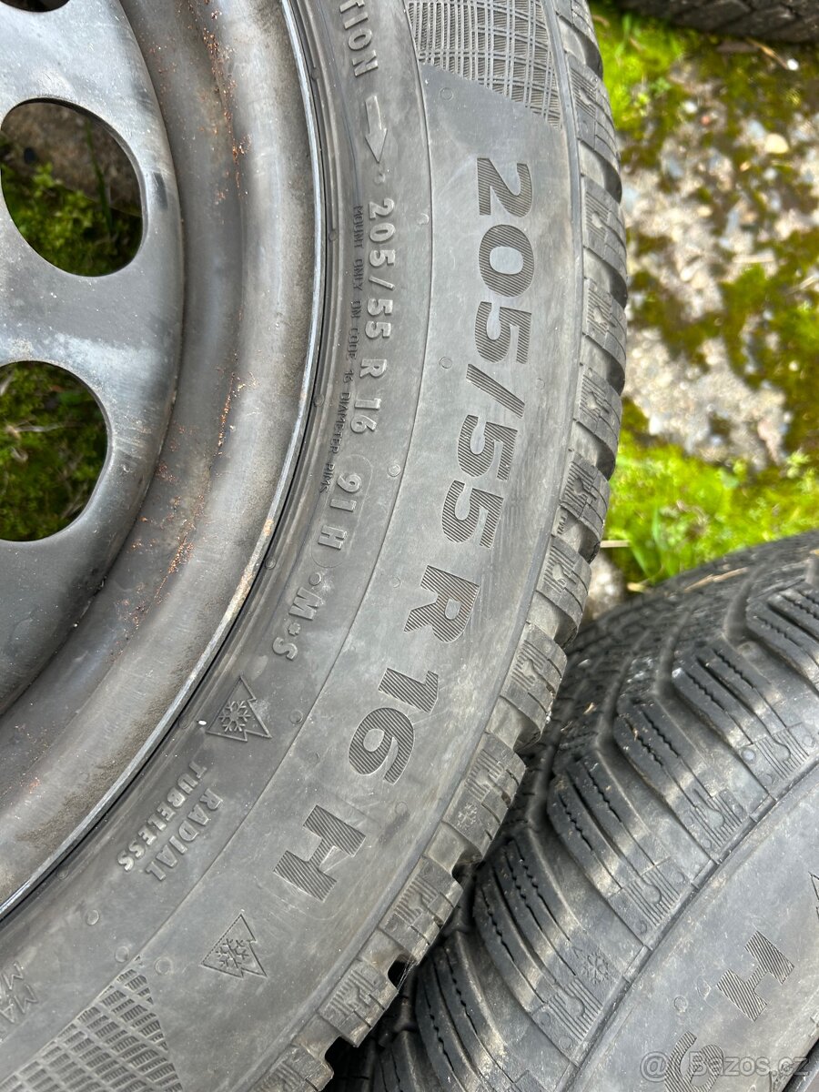 Zimní pneu Continental 205/55/16 s plech ráfky - 2