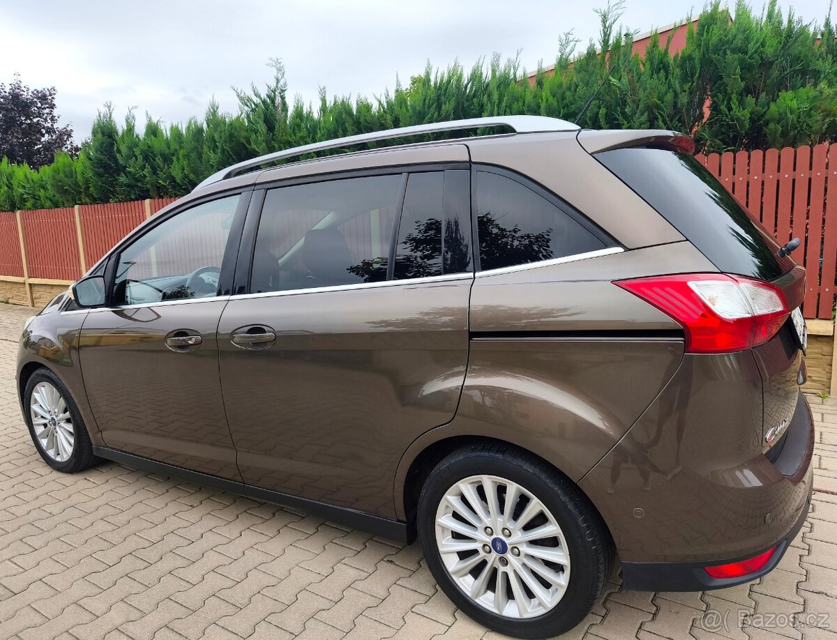 Ford C-MAX GRAND 1.0 92kW najeto pouze 124 000km - 2