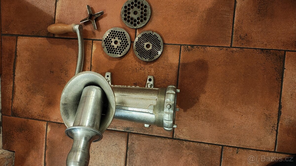 Mlýnek na maso Porkert 32 - 2