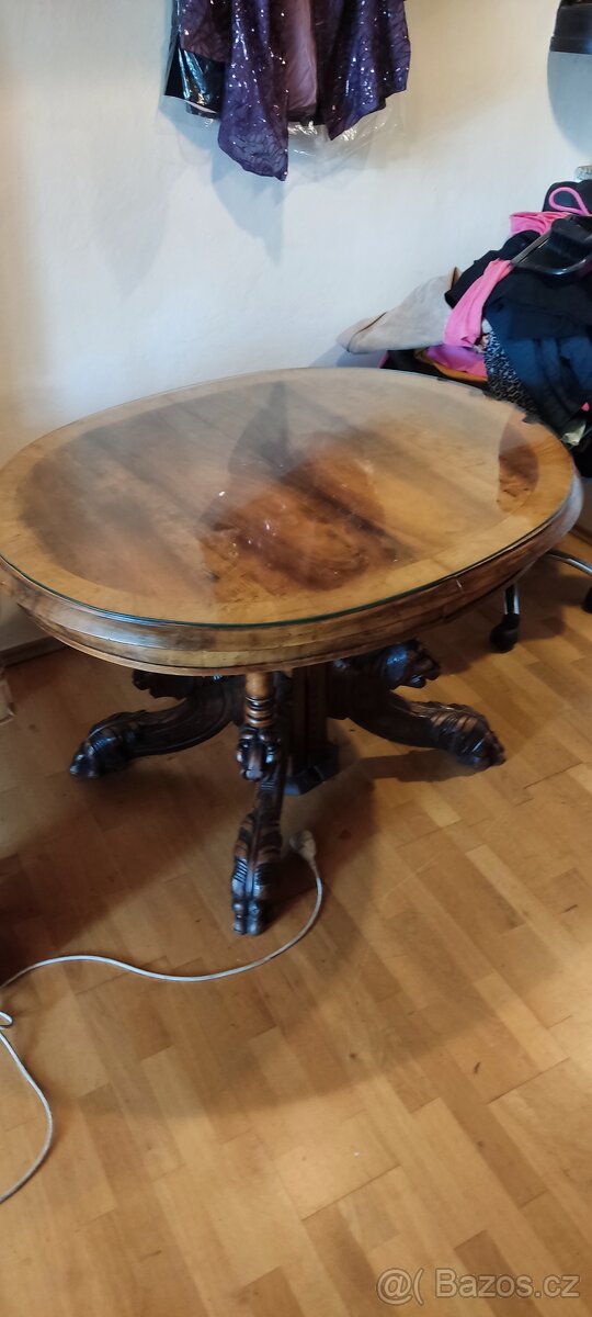 Jídelní stůl - 2