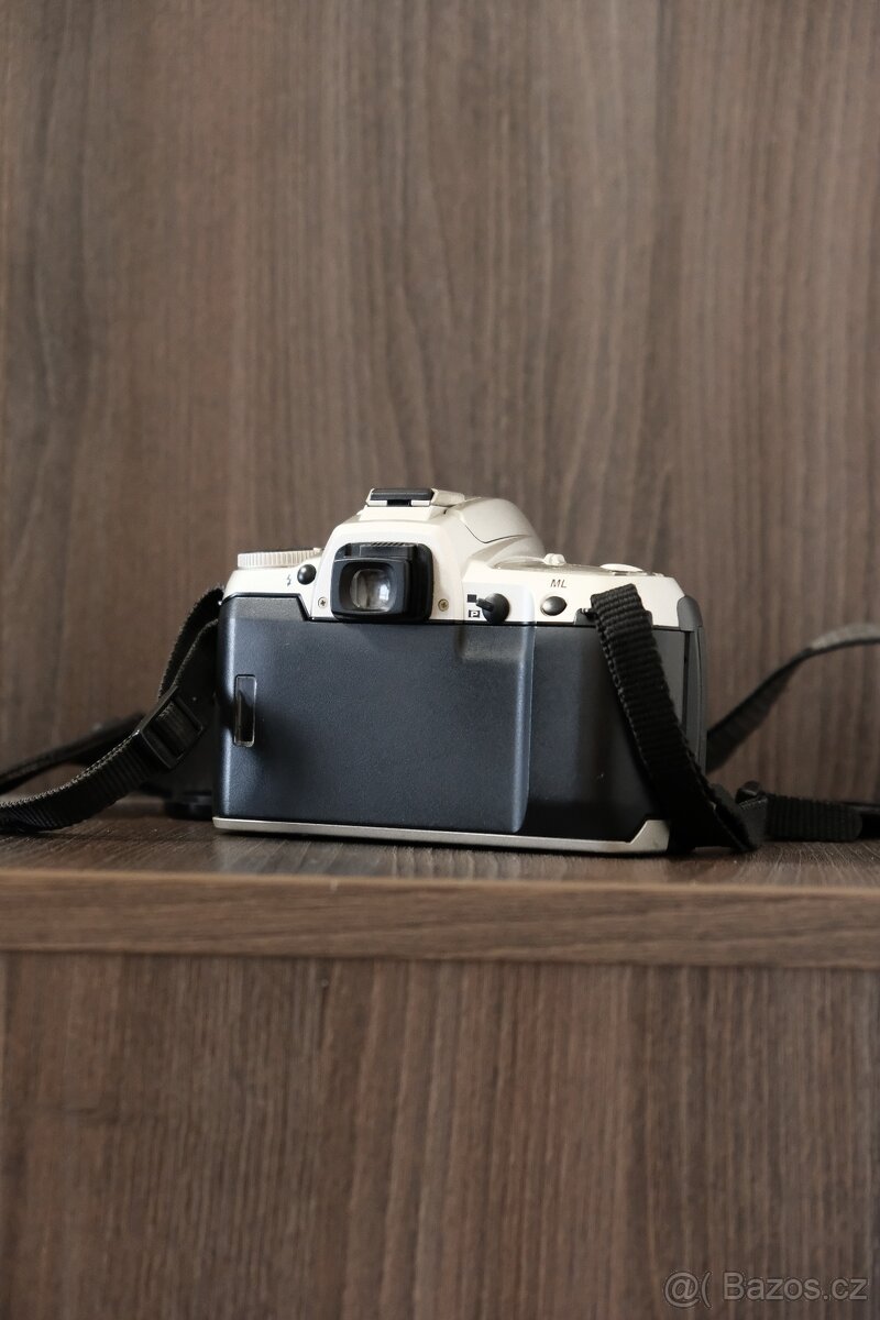 NA OPRAVU Filmová zrcadlovka Pentax MZ-7 - 2