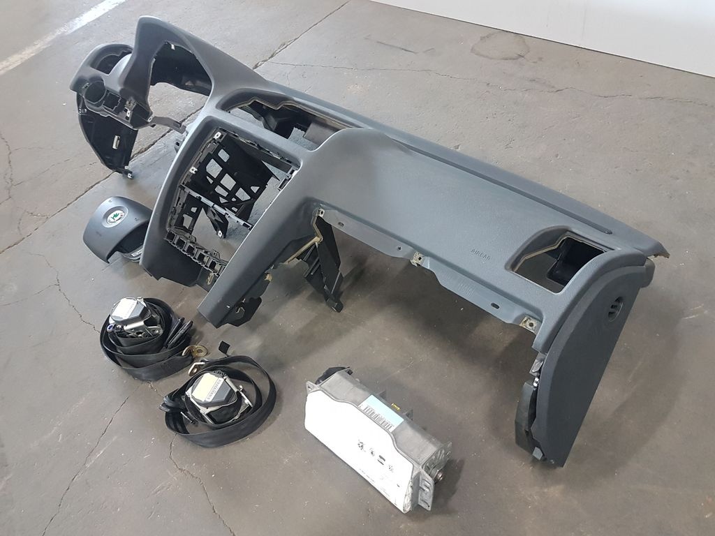 Airbagová sada s palubní deskou Škoda Octavia II - 2