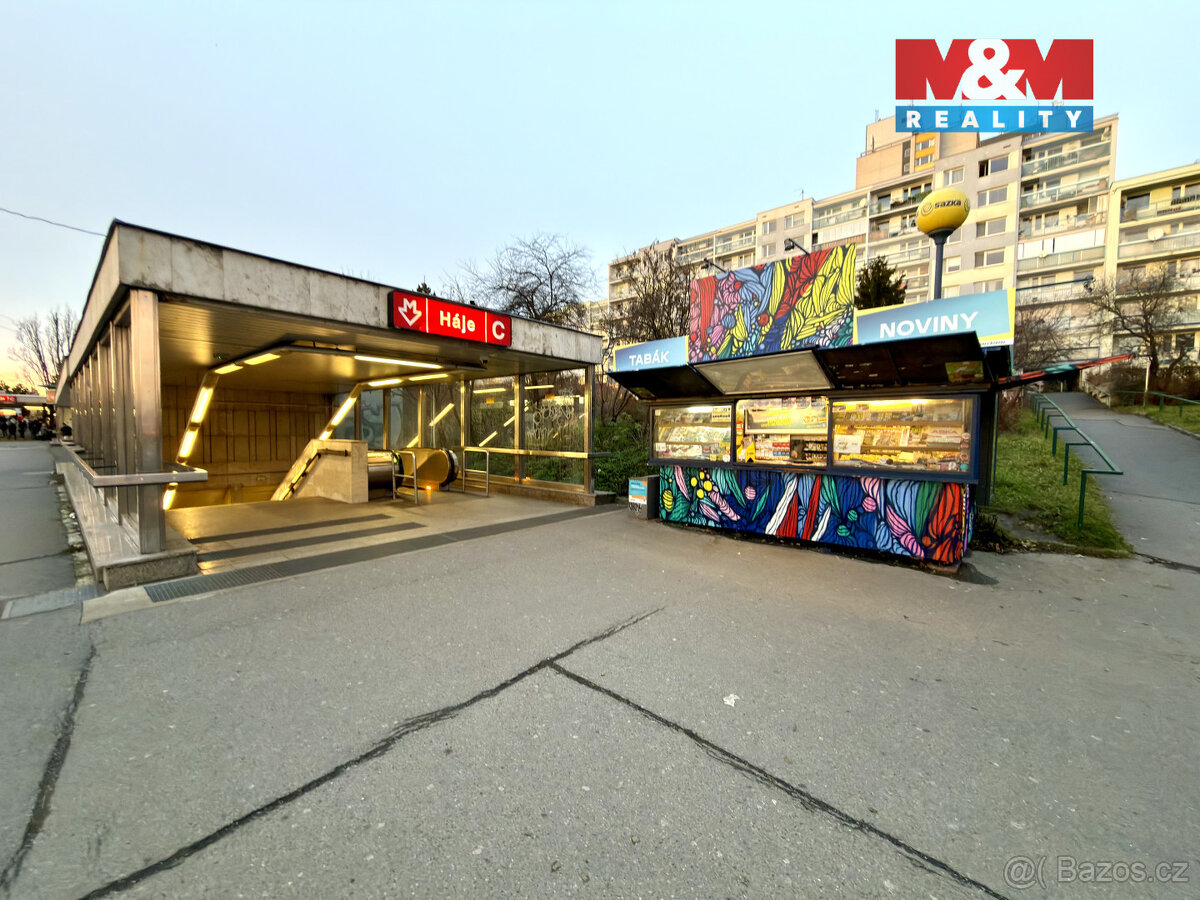 Prosperující trafika přímo u vstupu do metra, Praha 4 - Háje - 2