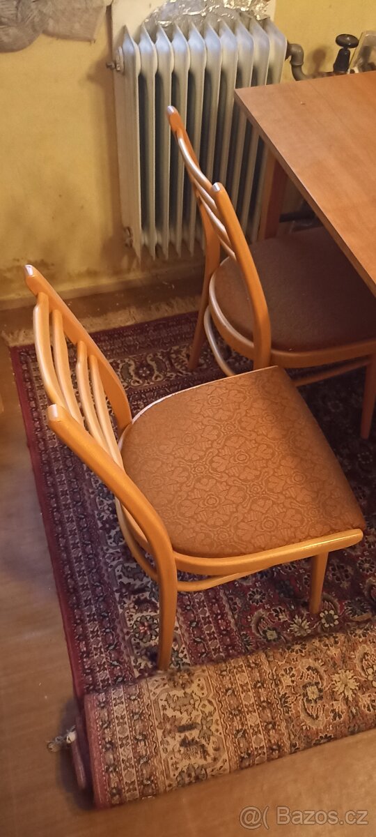 Jídelní stůl se židlemi + konferenční stolek - 2