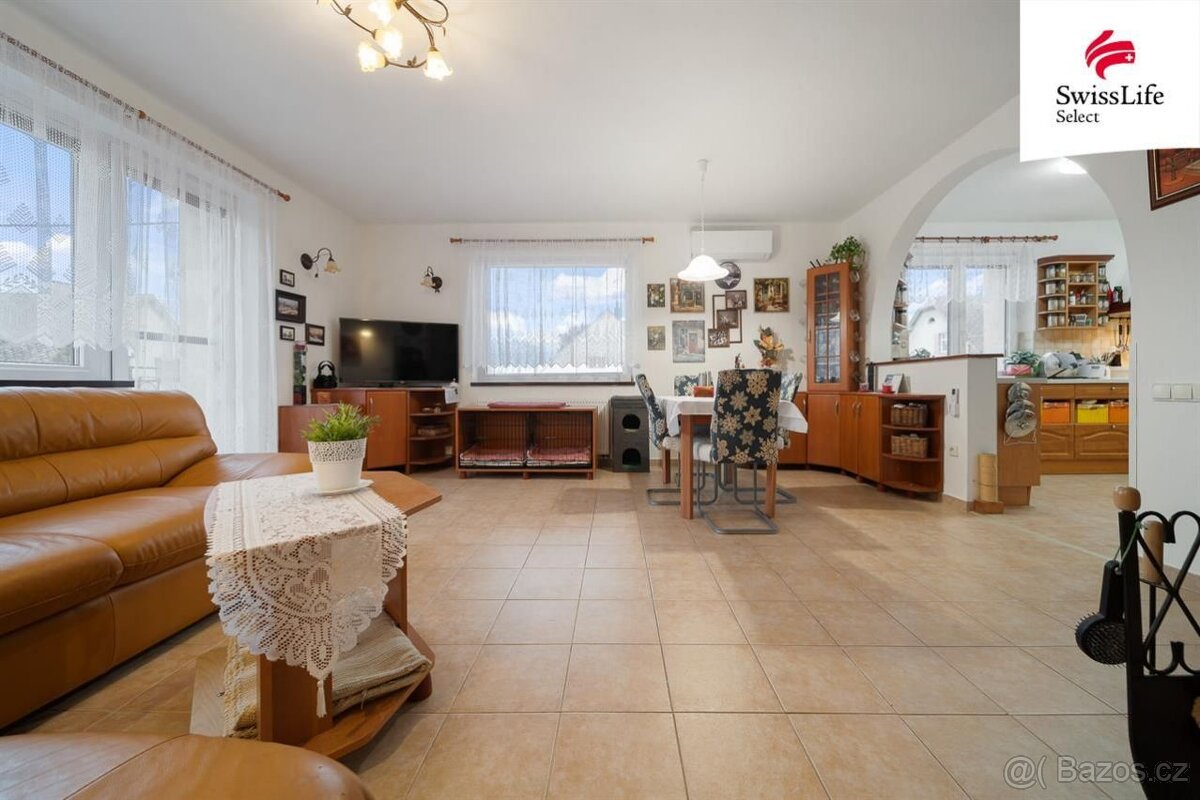 Prodej rodinného domu 200 m2, Jasenná - 2