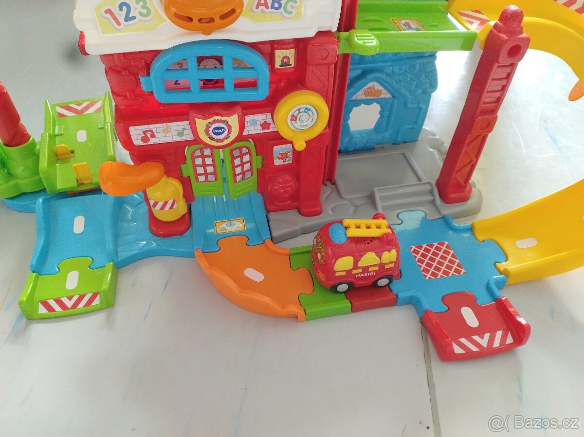 Hasičská stanice Vtech pro tu tut autíčka - 2