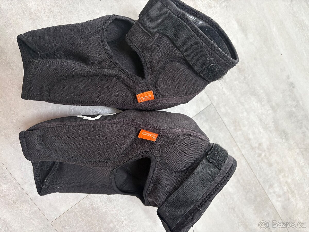 Fox chranice na kolena D30 - 2