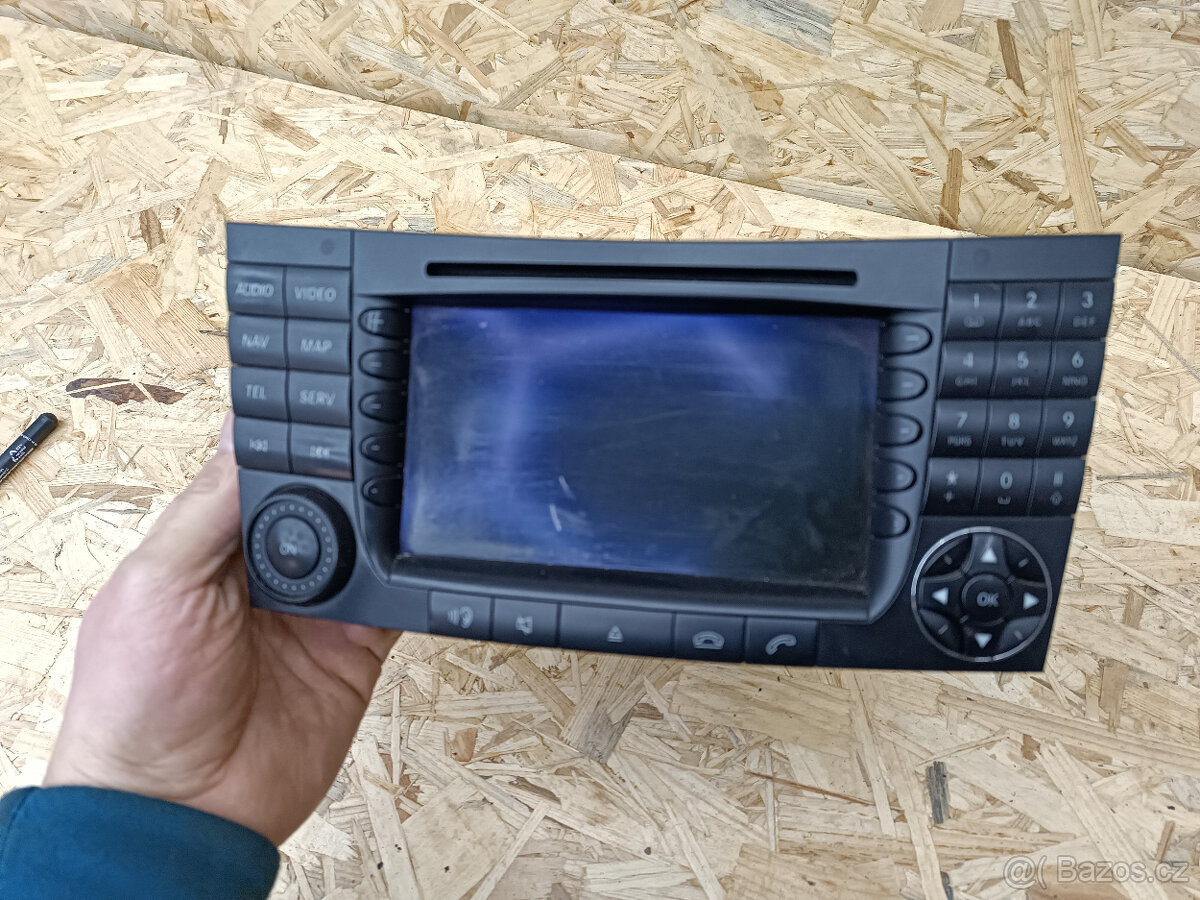 autorádio MB CLS W219 - 2