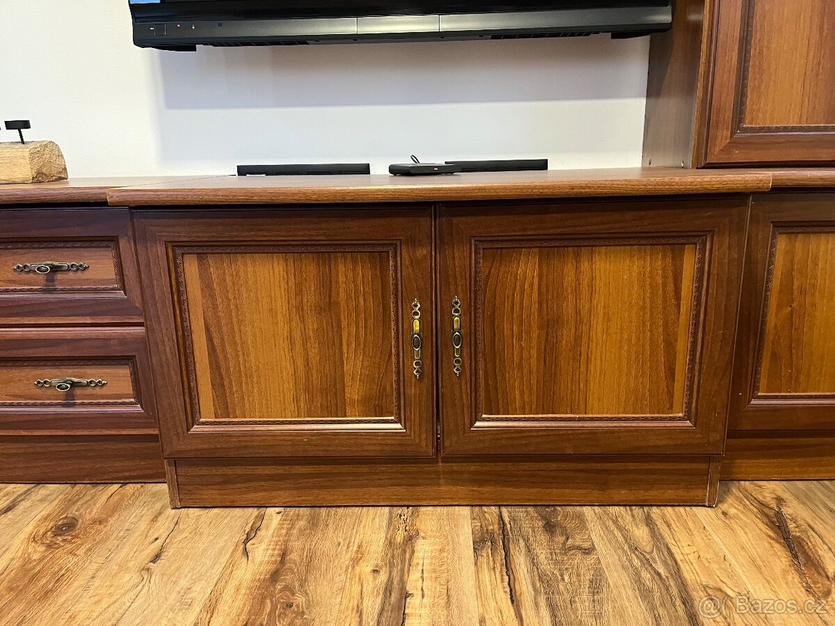 Obývací stěna + stolek - 2