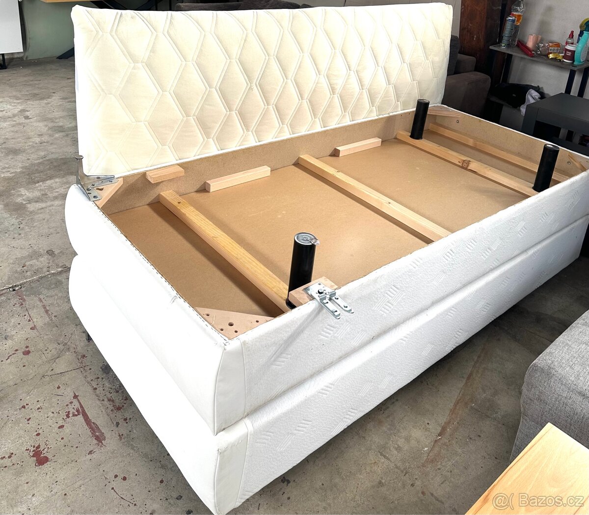 Manželská postel 180x200 - 2