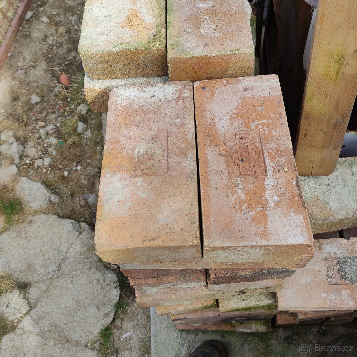 Cihly plné-voštinové-šamotové - 2