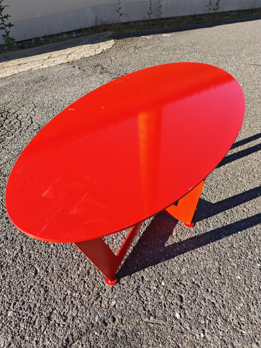 Konferenční stolek kovový - 2