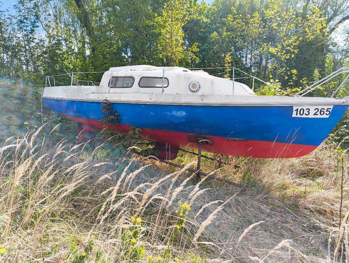 kajutová plachetnice 7m - 2