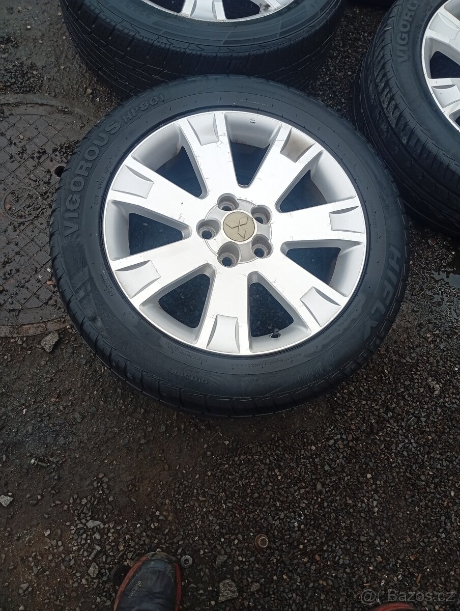 MITSUBISHI OUTLANDER ORIG. KOLA 18" S PNEU 225/55R18 - 2